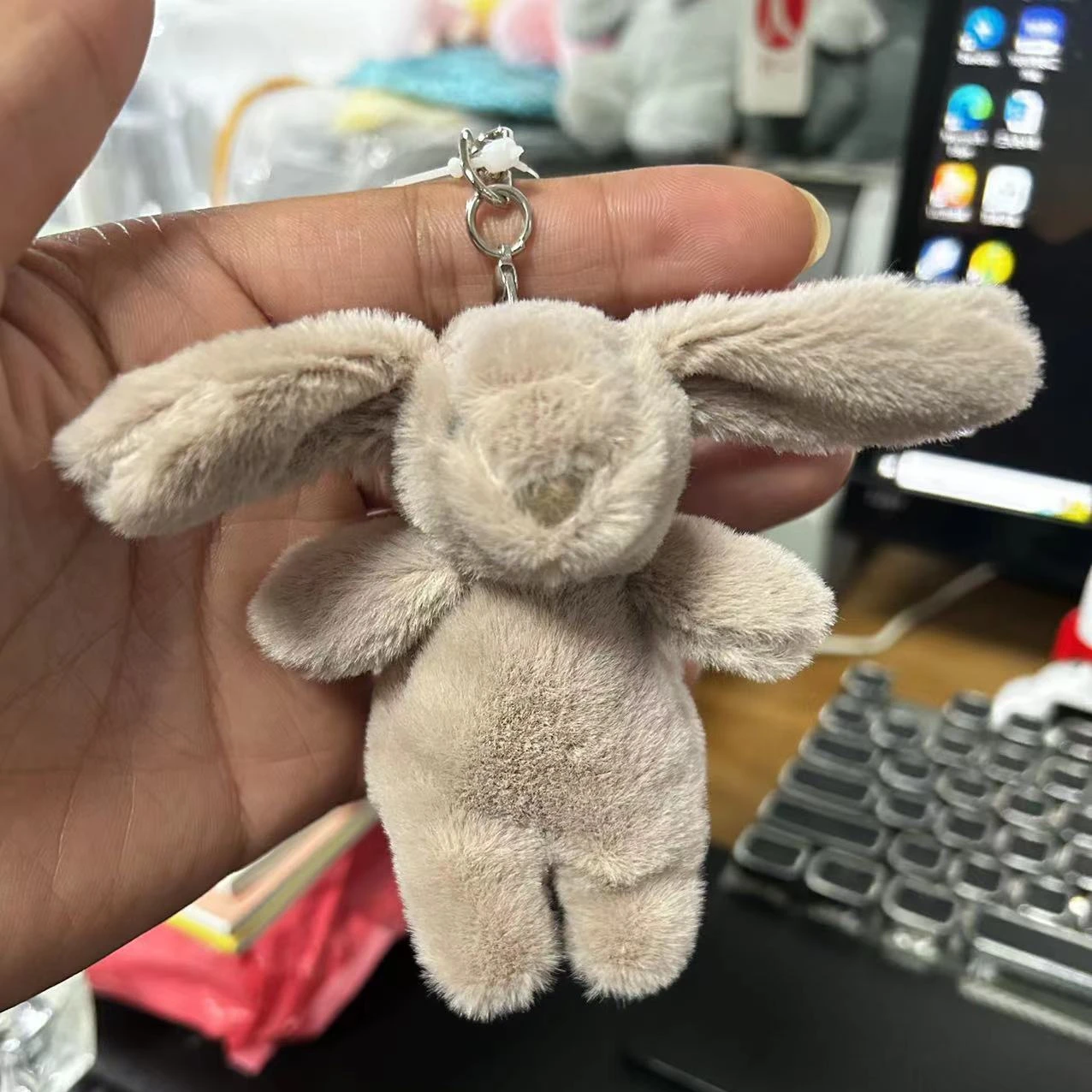 Knuffels Schattig Cartoon Koni - Carabiner Keychain recensie en prijs